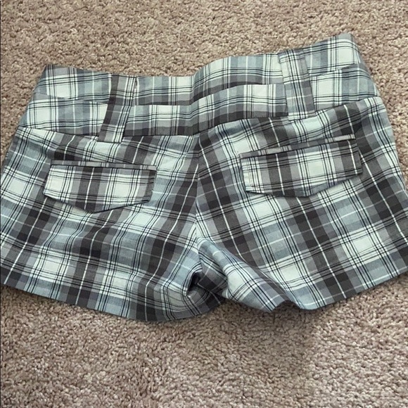 Plaid shorts - Picture 2 of 3